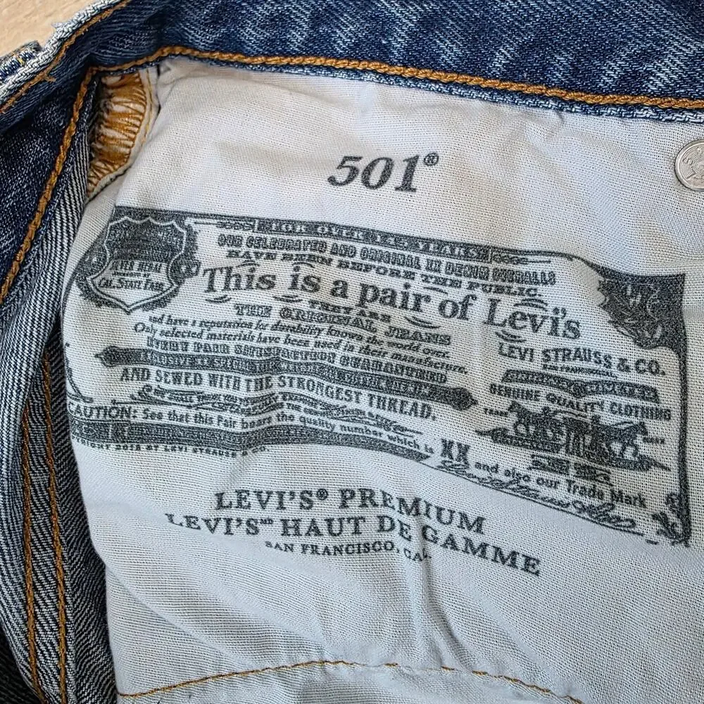 Levi's 501 Jeans Womens 27x26 Distressed Crop Button Fly Straight Leg Blue - Picture 2 of 16